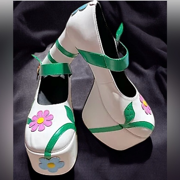 Size 9……..White Platform Floweral Mary Jane‎ Shoes. New…..dELiA*s - Picture 4 of 9